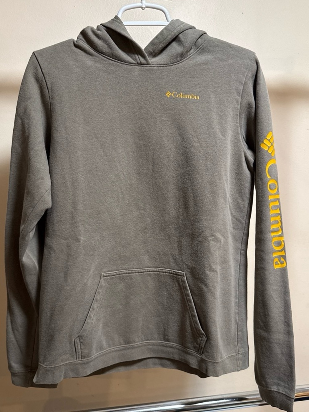 Columbia boy’s  Grey Hoodie with Yellow Logo XL  (18/20)